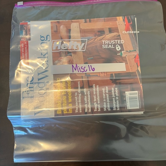 2012 bundle of 6 Fine Woodworking magazines - Picture 3 of 9